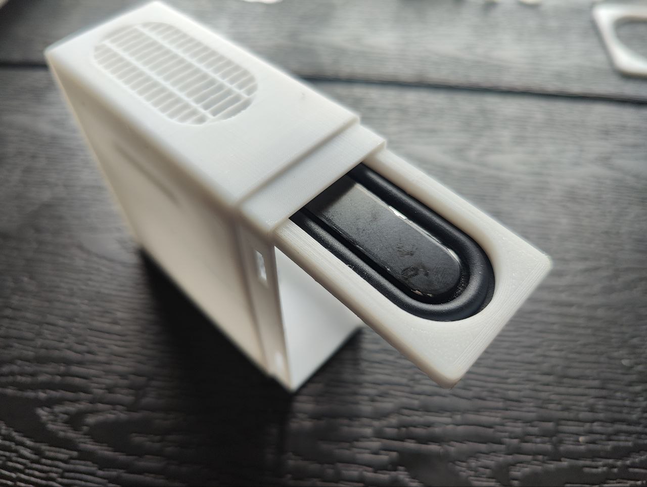 Brick Assistant - passive radiator slot